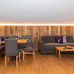 Aparthotel Gruenholz 4*