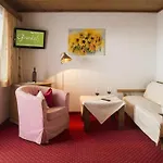 Gruenholz Aparthotel 4*