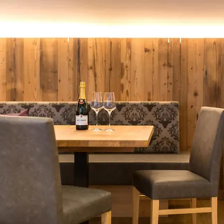 Gruenholz Aparthotel Mühlbach am Hochkönig