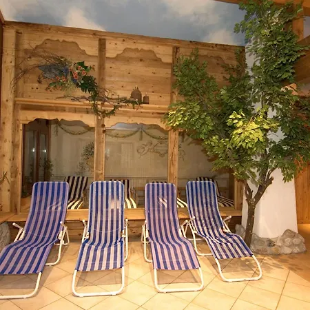 Gruenholz Mühlbach am Hochkönig