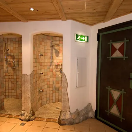 Gruenholz Hotel apartamentowy 4*