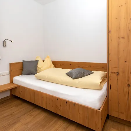 Grünholz Apartahotel 4*