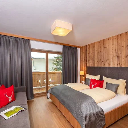 Gruenholz Mühlbach am Hochkönig