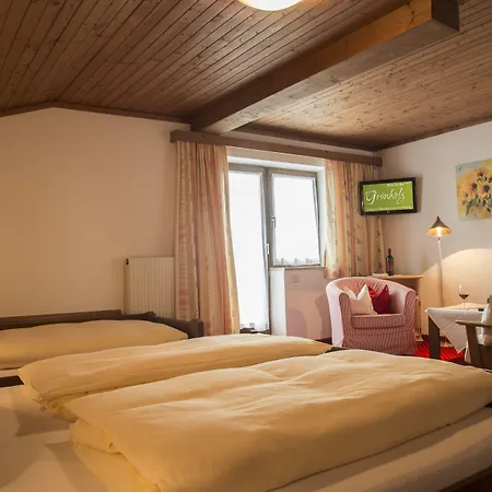 Gruenholz Mühlbach am Hochkönig