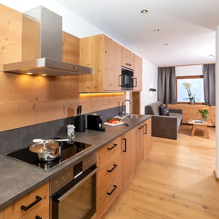 Gruenholz Mühlbach am Hochkönig