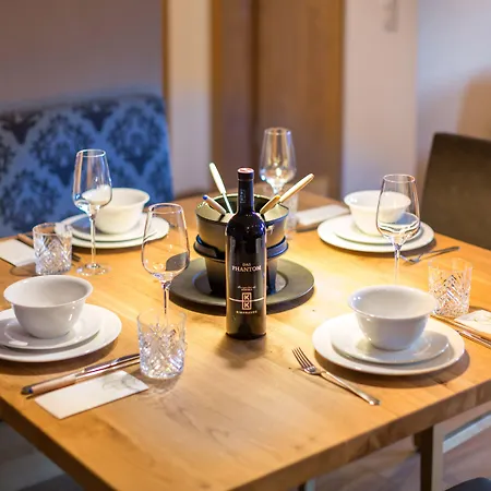 Gruenholz Hotel apartamentowy 4*