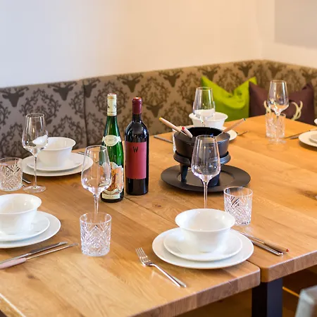 Gruenholz Mühlbach am Hochkönig