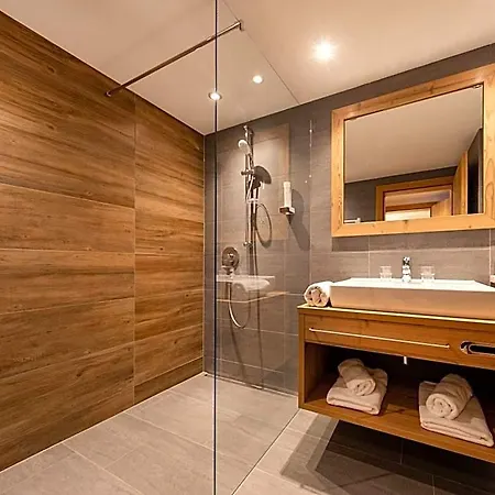 Gruenholz Aparthotel 4*