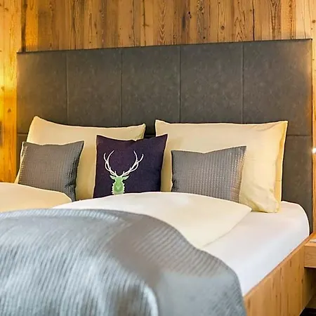 Gruenholz 4*